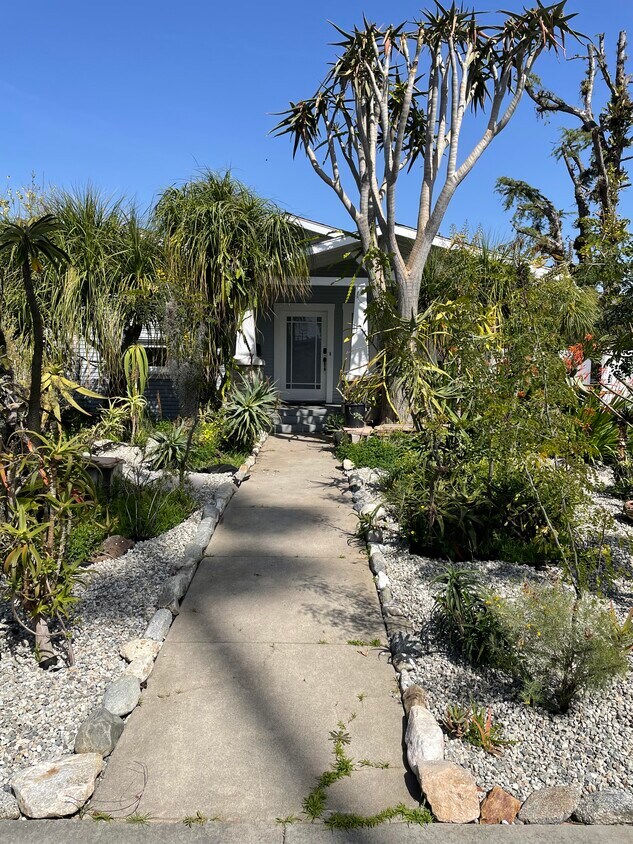 Foto principal - 1818 Gardena Ave