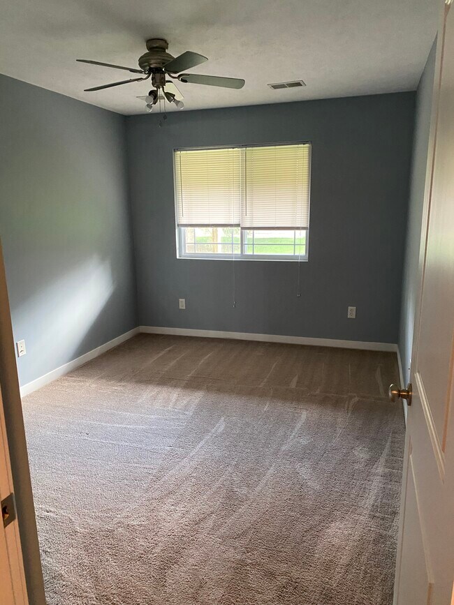 Building Photo - 1232 Yuma Ridge Dr SW