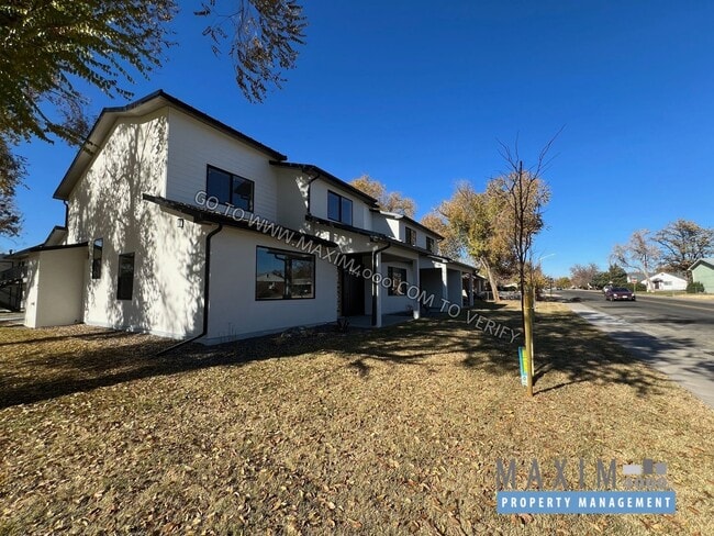 Building Photo - 1444 Kennedy Ave