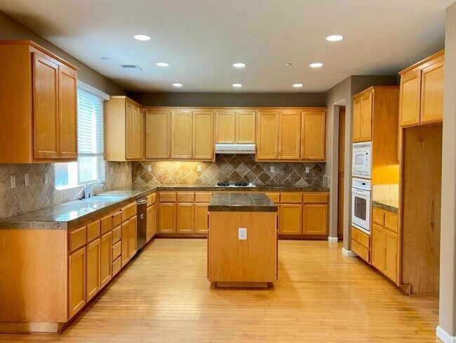 Foto del edificio - 2827 Canwick Ln