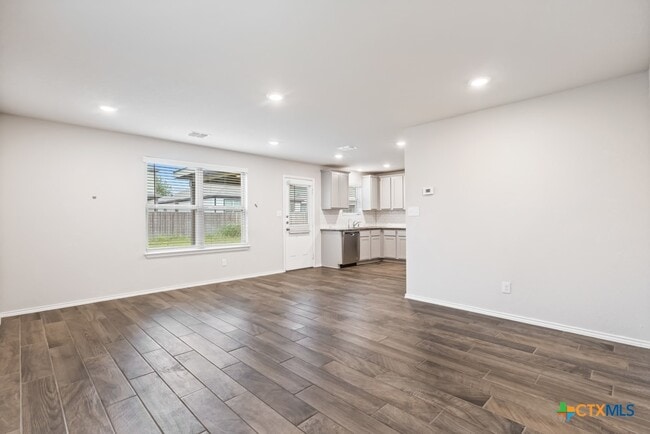 Building Photo - 2432 Ayers Dr