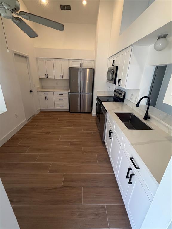 Building Photo - 4352 Sandhurst Dr