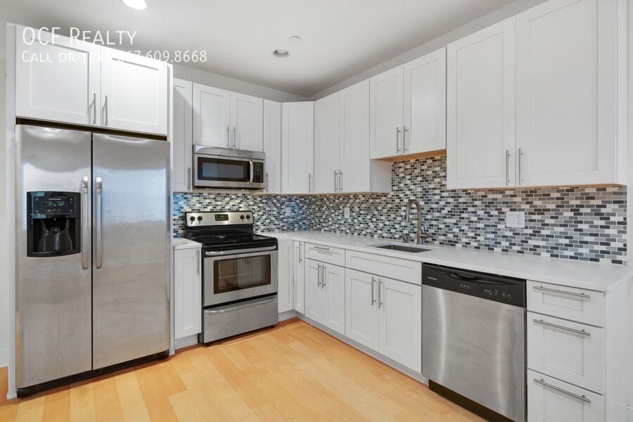 Primary Photo - 1305 Locust St