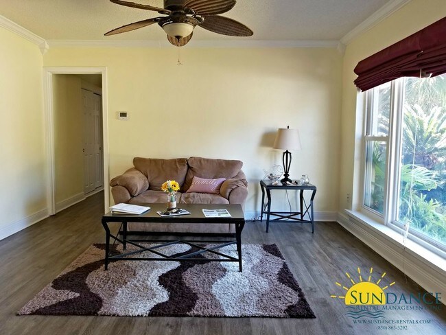 Building Photo - Lovely 4 Bedroom Home Close to Ferry Park