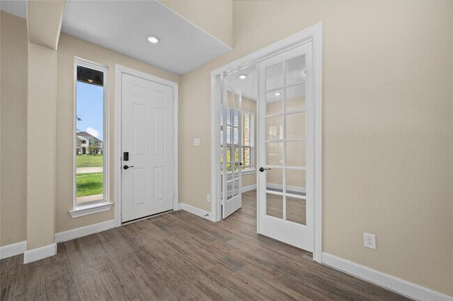 Building Photo - 14014 Phelps Dr