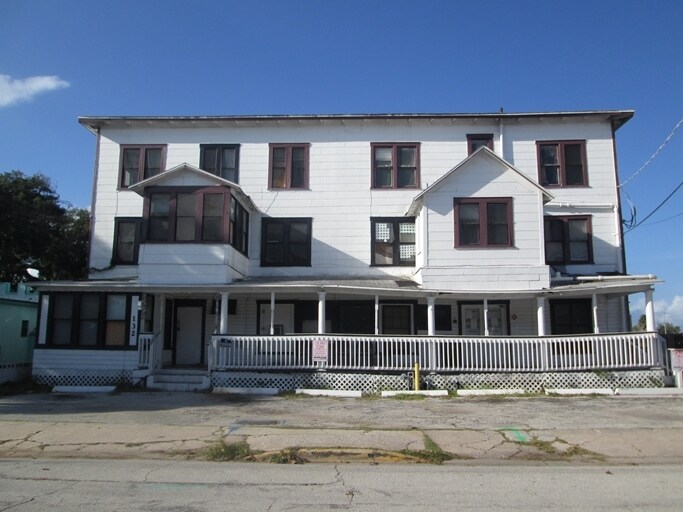 Primary Photo - Lyndhurst