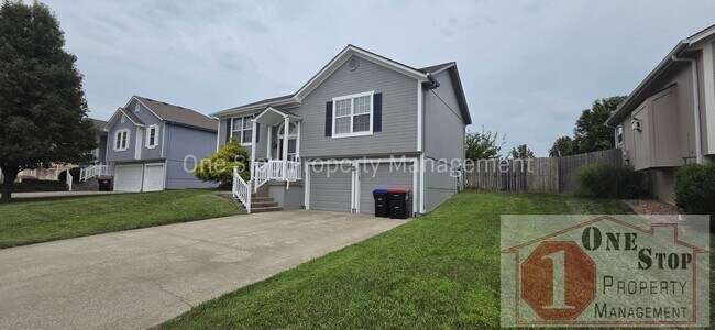 Foto del edificio - Beautiful 3 Bedroom & 2 Bathroom Home!