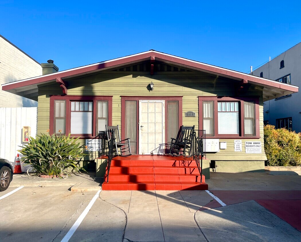 Foto principal - 3945 4th Ave