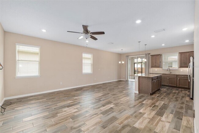 Foto del edificio - 5587 NW 40th Pl