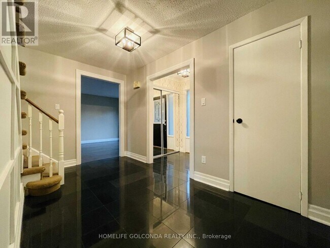 Photo du bâtiment - 909 Ferndale Crescent