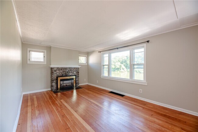 Foto del edificio - 202 River Meadow Dr