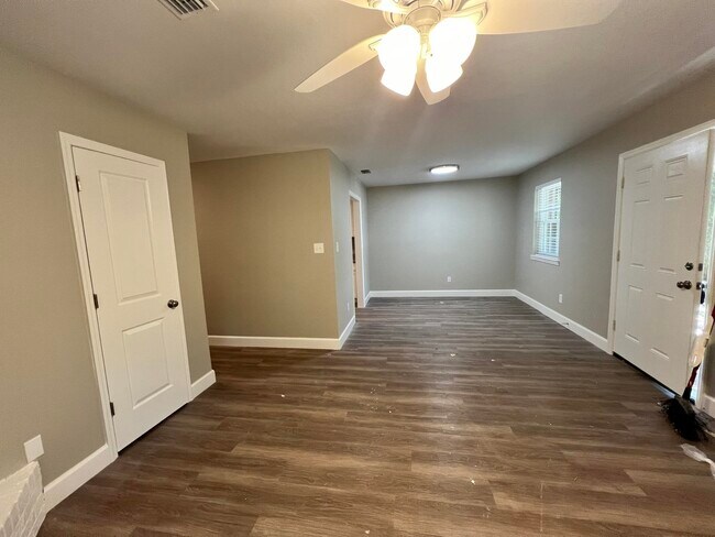 Foto del edificio - 2431 Ramblewood Ct