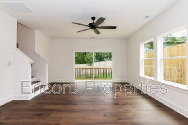 Foto del edificio - 1406 Gearwood Ave