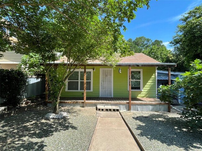 Foto del edificio - 2708 E 13th St