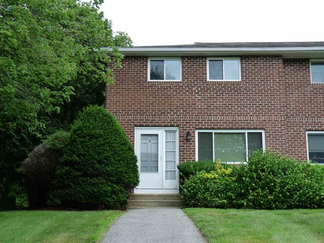 Building Photo - 1 Oakridge Dr