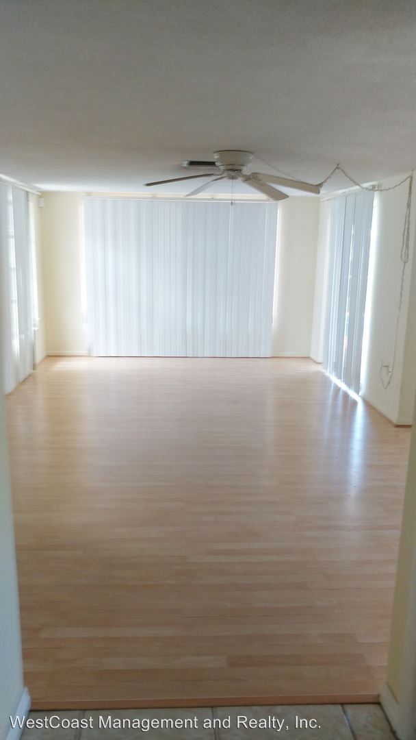 Foto del edificio - 7910 Lilac Dr