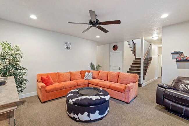 Building Photo - 3800 Paradise Vlg Dr