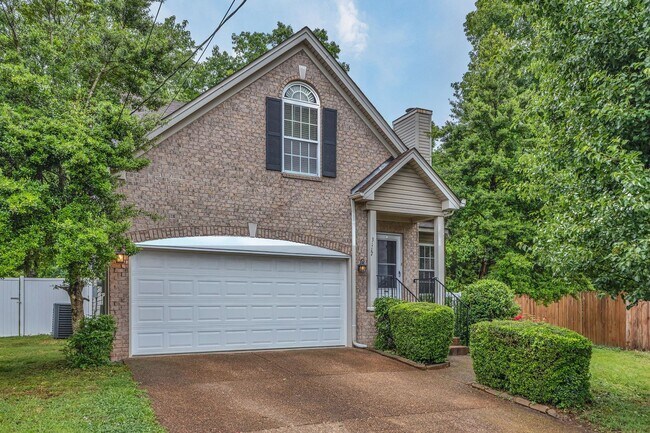 Foto del edificio - Awesome 3BR/2BA home near Percy Priest!