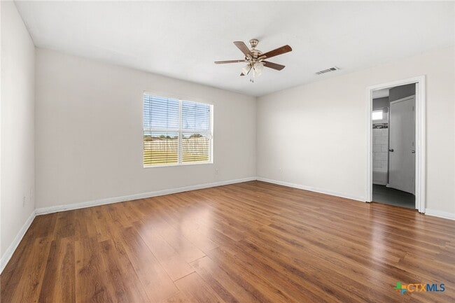 Building Photo - 4006 Waterproof Dr