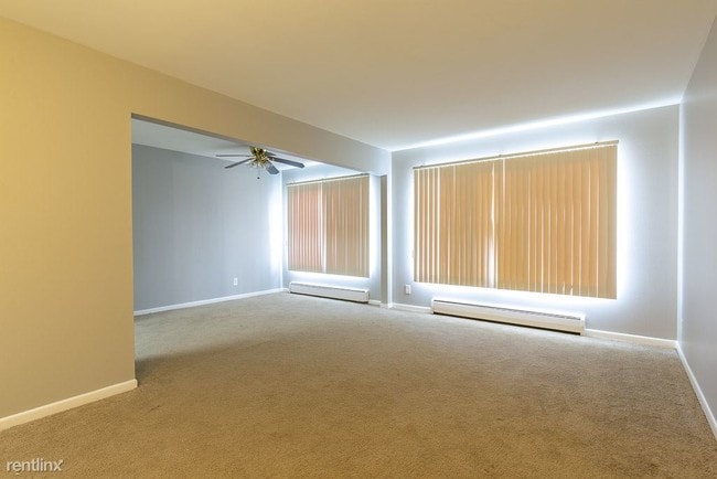 Building Photo - 1 br, 1 bath  - 33 Monroe St Apt 4