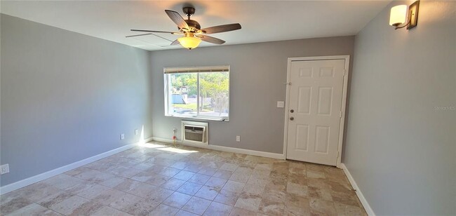 Building Photo - 4132 Dolphin Dr