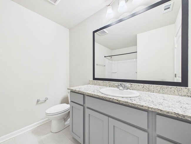 Foto del edificio - Available Now!