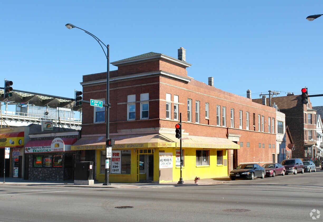 Primary Photo - 2025 S Western Ave