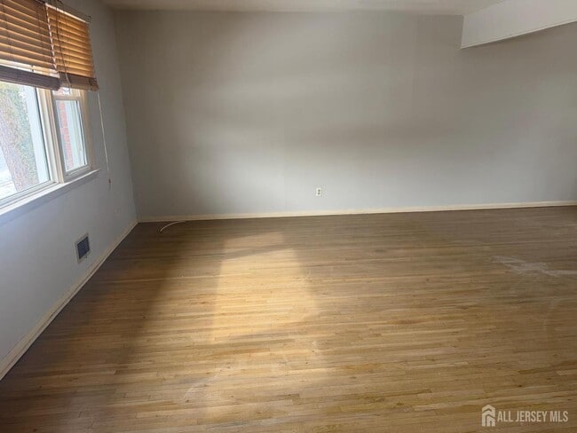 Building Photo - 16 Barnett Rd