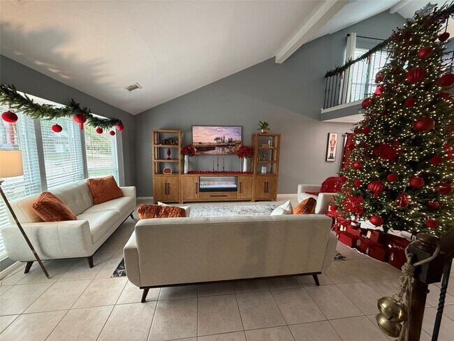 Building Photo - 12822 Skyknoll Ln