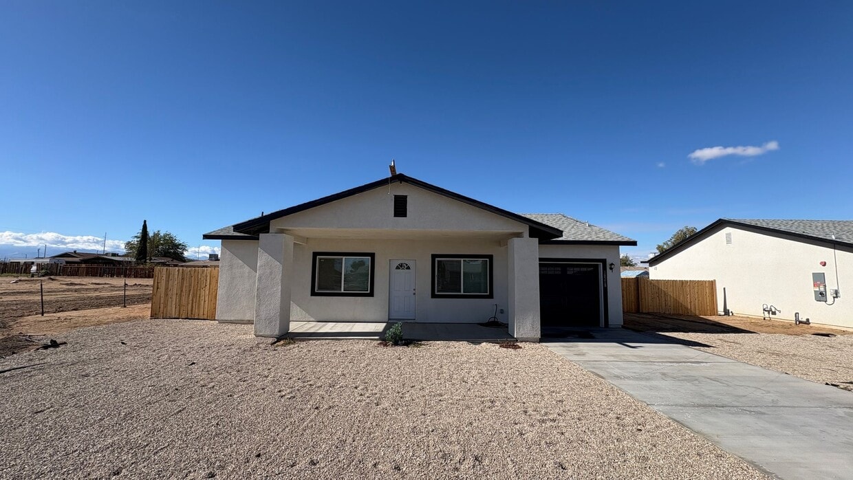 Primary Photo - Brand New Beautiful 3 Bedroom Home for Rent in Adelanto