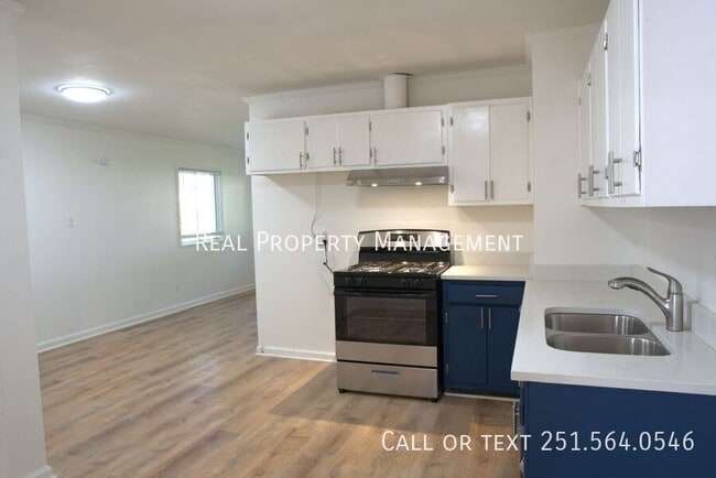 Building Photo - 4060 Cresthaven Rd