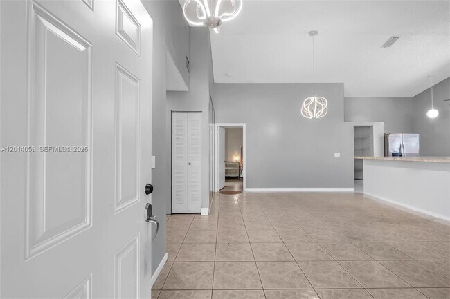 Building Photo - 1308 E Glen Oak Rd