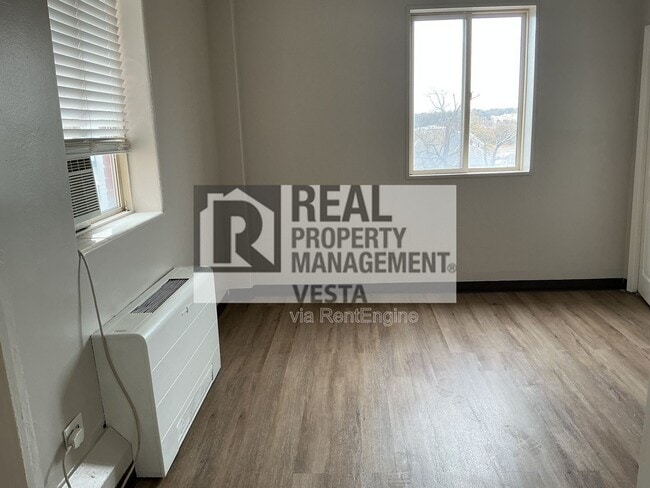 Interior Photo - Ashley Towers