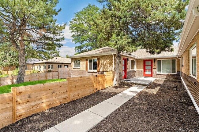 878-880 Glencoe St - 878-880 Glencoe St Apartment