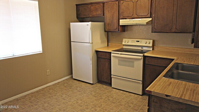 Building Photo - 4650 E Caballero St