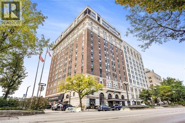 Photo du bâtiment - 112 King St E