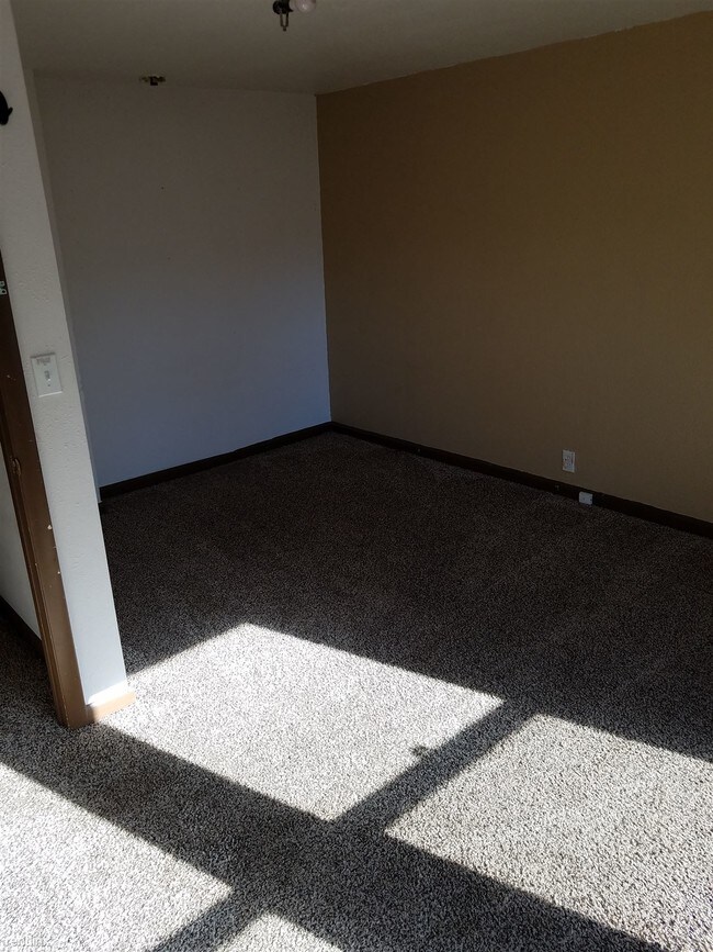 3 br, 1 bath Apartment 413 Watson Apartment for Rent in Lewistown