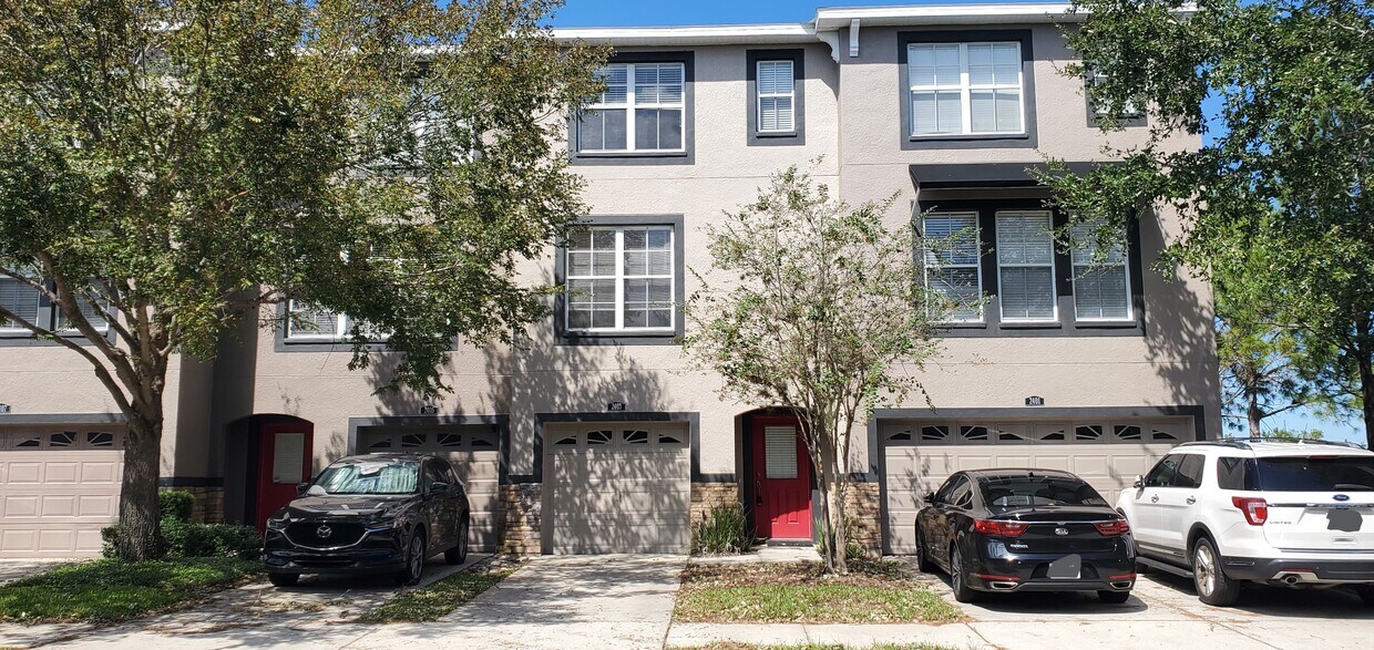 2403 Lexington Oak Dr, Brandon, FL 33511 Townhome Rentals in Brandon
