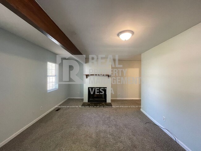 Building Photo - 617 Maplewood Dr