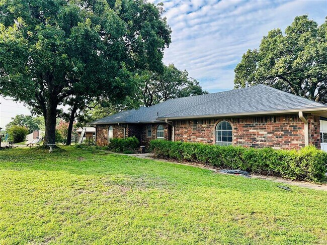 Building Photo - 107 Clador Dr