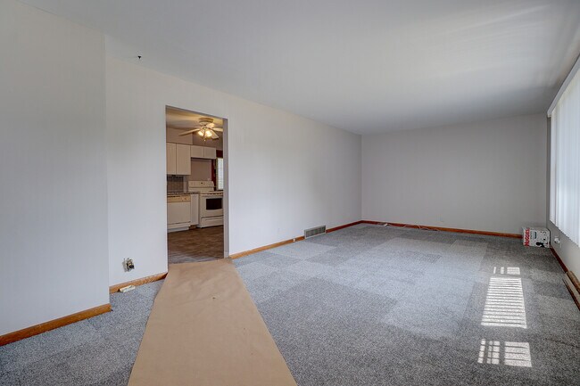 Building Photo - 3001 Tyler Dr
