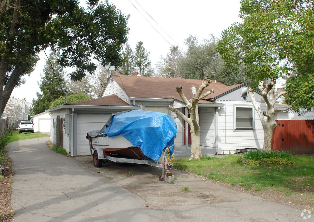 Primary Photo - 613-6131/2 Grandberg Ct