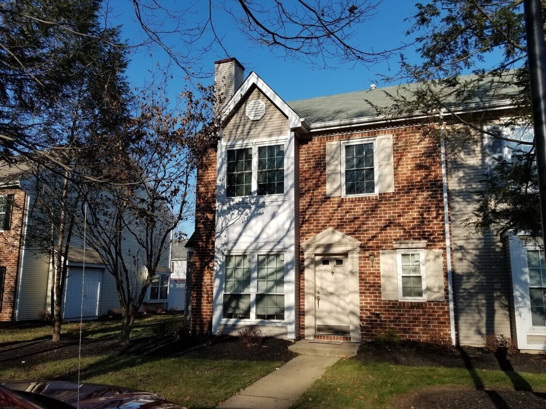 Primary Photo - Updated, spacious, centrally located end-u...
