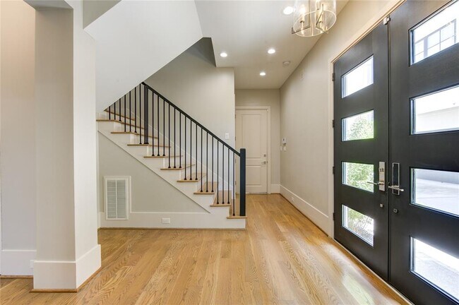 Foto del edificio - 1509 Caywood Ln