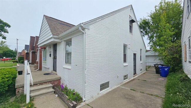 Building Photo - 19610 Westphalia St
