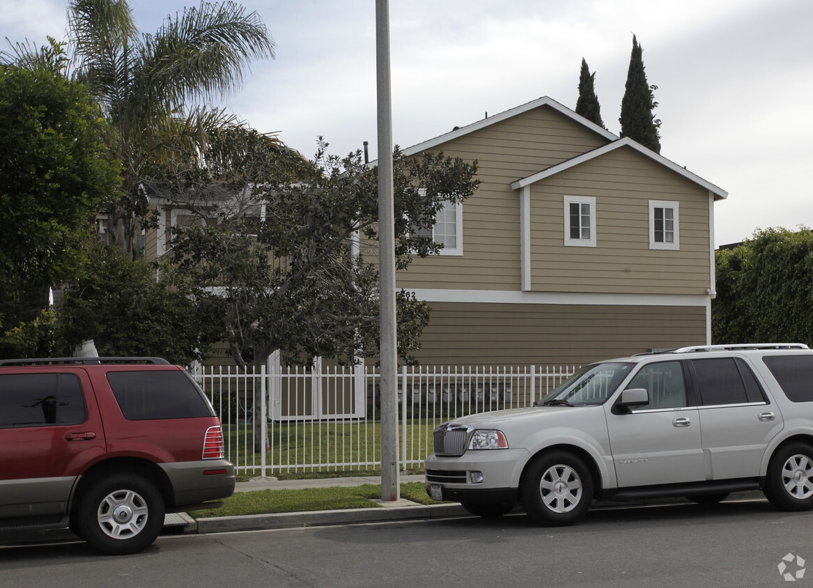 Foto del edificio - 5762 Kingman Ave