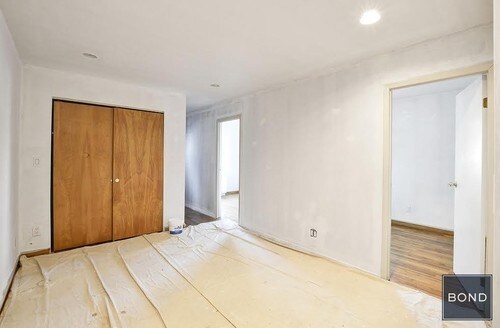 Building Photo - 366 W 30th St