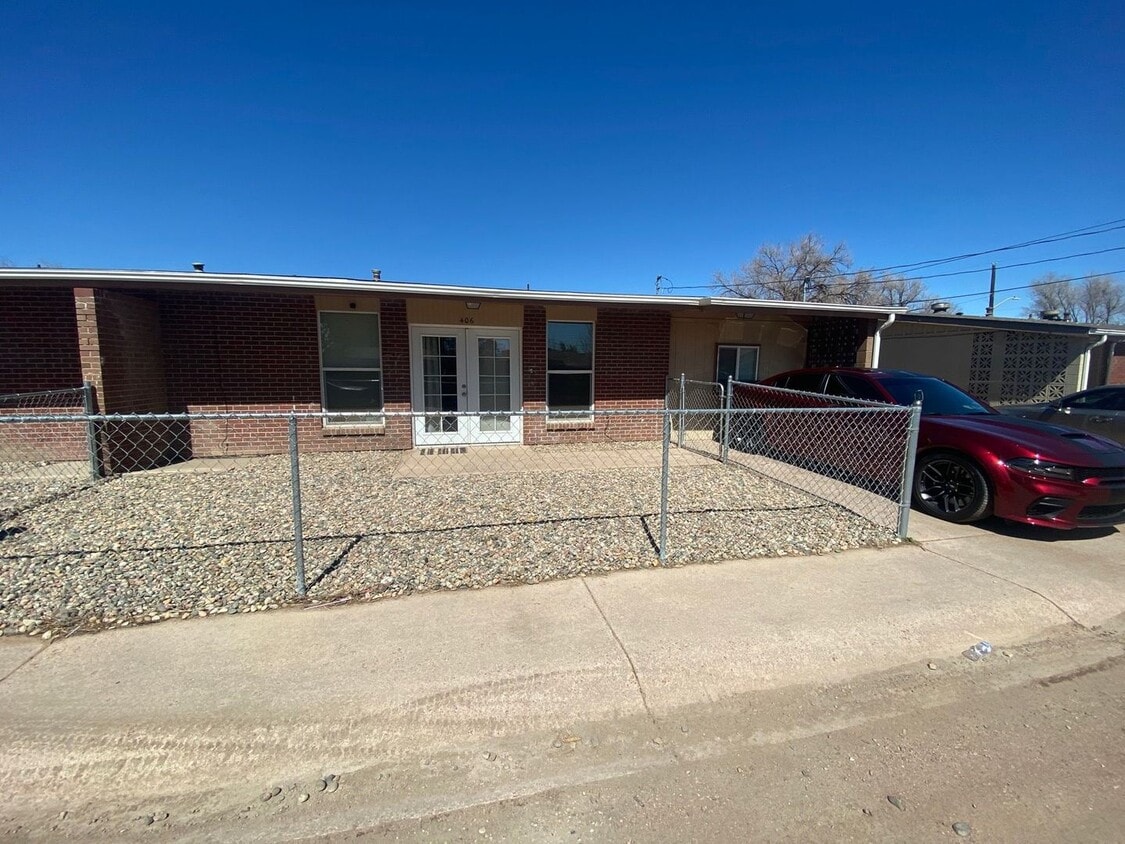 Cute 3 Bedroom Fourplex on Sunny Lane - Cute 3 Bedroom Fourplex on Sunny Lane