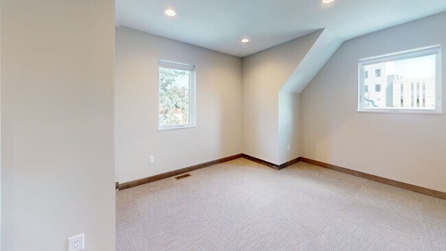 Foto del edificio - 1215 SE 8th St