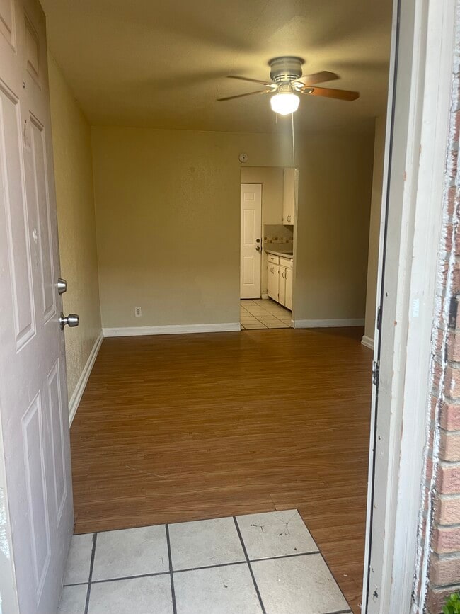 Foto del edificio - 1438 Clinton St